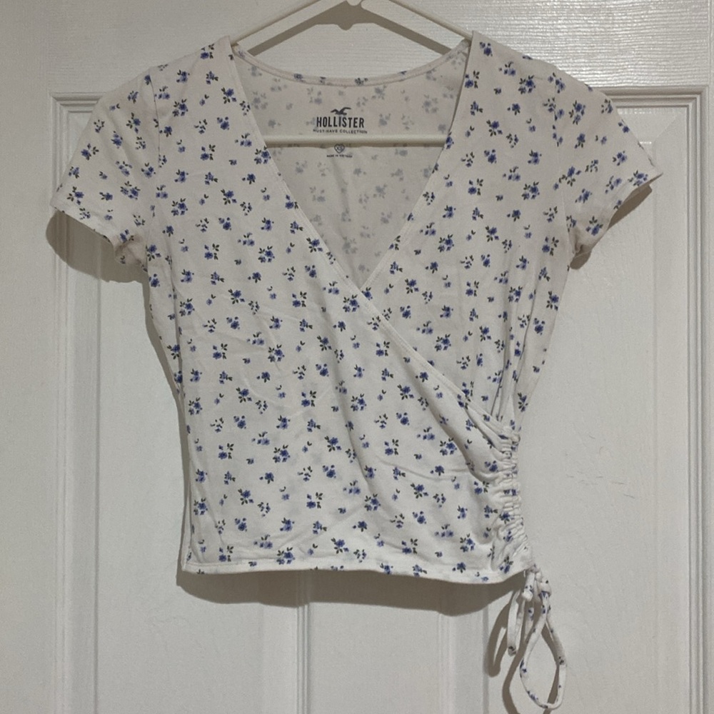 Hollister baby tee